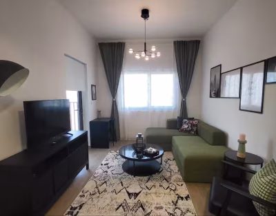 Modern 2BR / 5min to Metro
